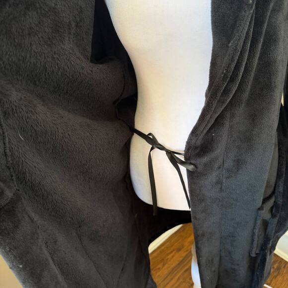 Victoria's Secret Cozy Short Black Pink Belted Robe Size XS Soft Plush - Picture 4 of 6